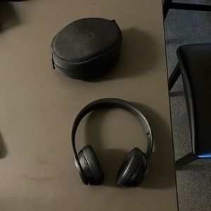 Beat Solos 3!!! Amazing quality! Used very little!!